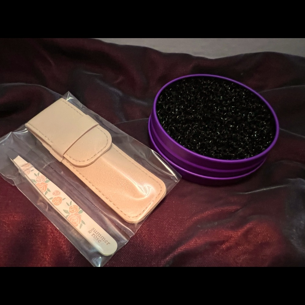 Bundle of Brand New Products!  Tweezers and Instant Makeup brush Cleaner!